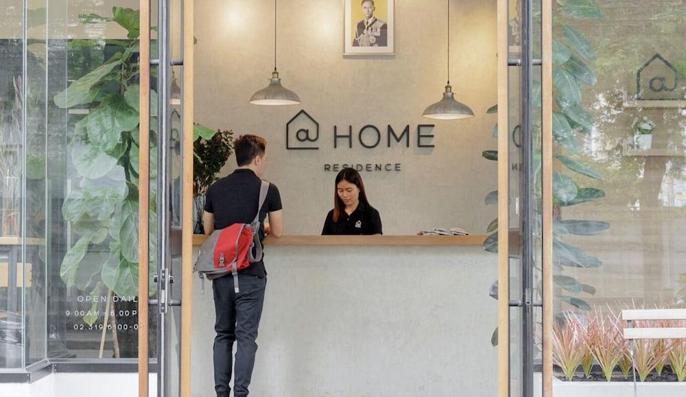 @Home Residence Bangkok Luaran gambar