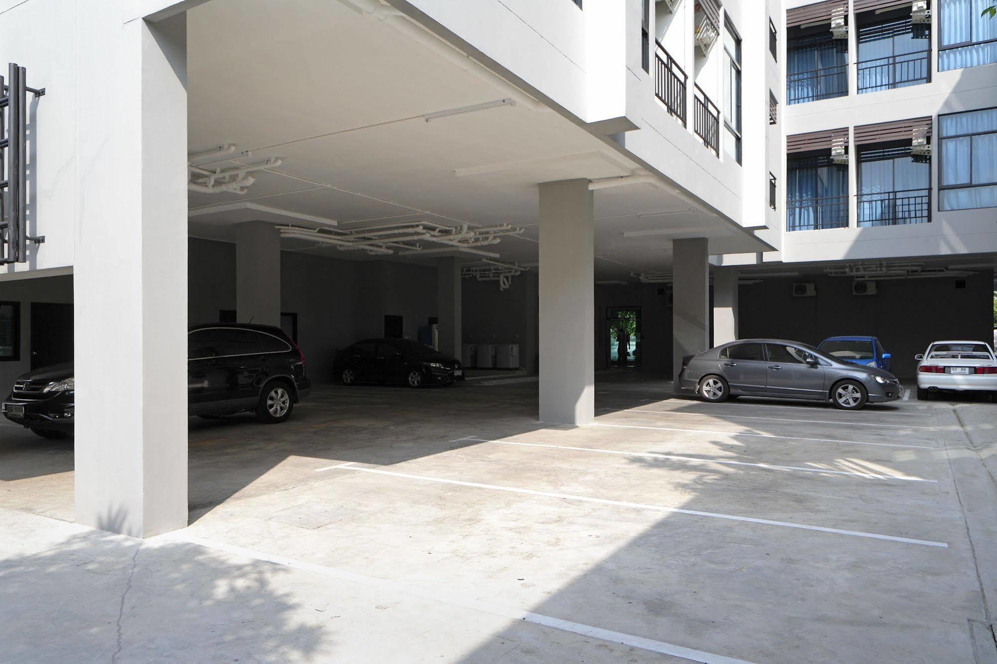 @Home Residence Bangkok Luaran gambar
